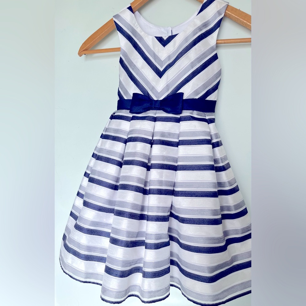 EUC- Girl’s party dress.